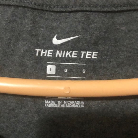 Nike tee - Picture 2 of 3